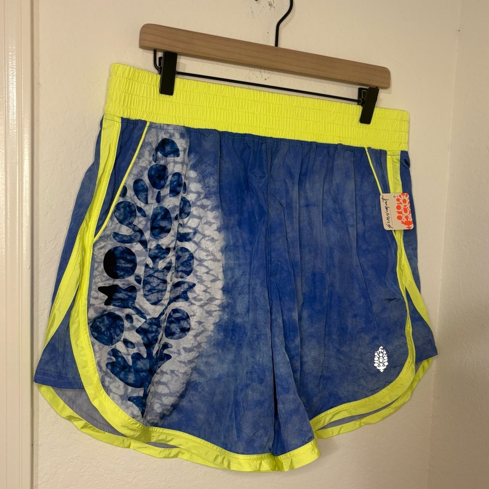 NWT FP Movement Long Shot Printed Logo Shorts in Shiburi Buti Blue Combo size L - Picture 2 of 15